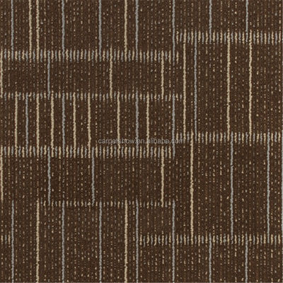 460g/sqm 스파일 무게 100% PP 스트라이프 디자인 오피스 호텔 프로젝트용 카펫 타일