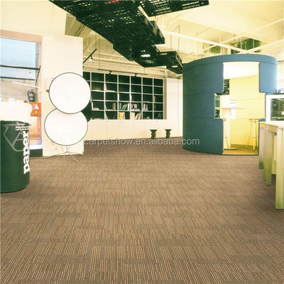 50x50cm PVC 뒷면과 함께 좋은 물류 저항성 폴리프로필렌 카펫 타일